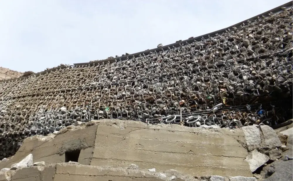 Barreras dinámica en la Quebrada Carosio, Lima, Perú