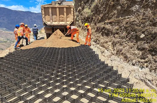 Mejoramiento de subrasante en suelos arcillosos y rehabilitación de la carretera Dv. Palambla – Dv. Naranjo, Piura, Perú.