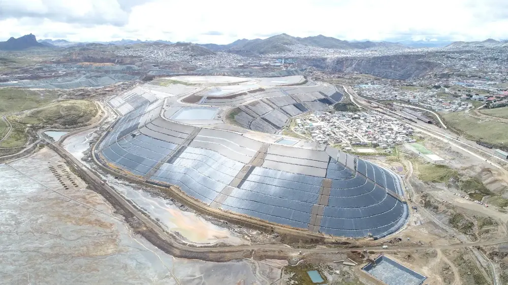 Cierre del depósito de desmonte Excélsior, Cerro de Pasco, Perú.