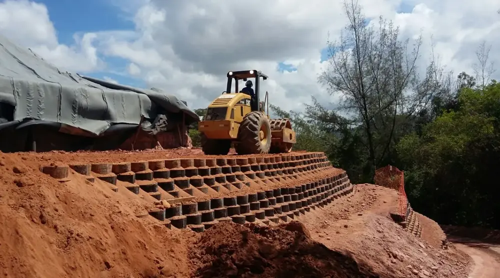 Muro TECWEB- ArcelorMittal, Brasil