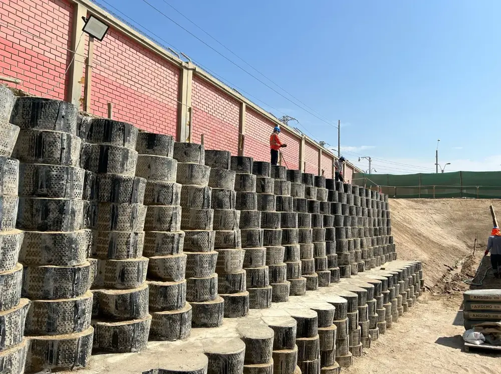 Muro TECWEB, Chilca – Lima, Perú