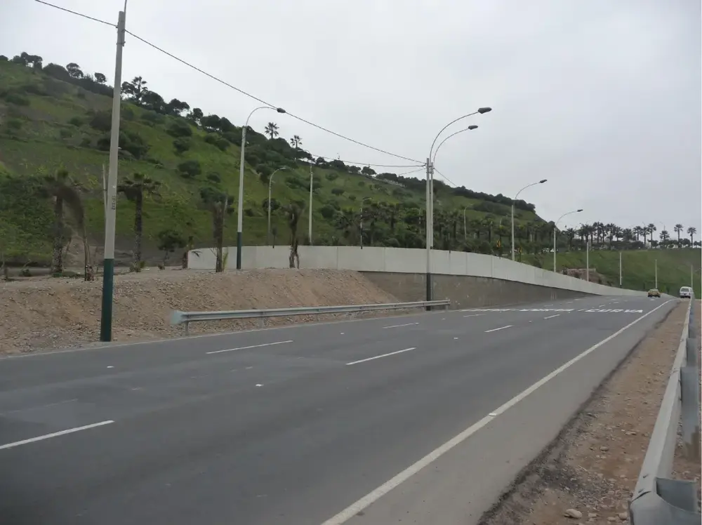 Rampas Costa Verde - Playa Los Delfines, Lima, Perú