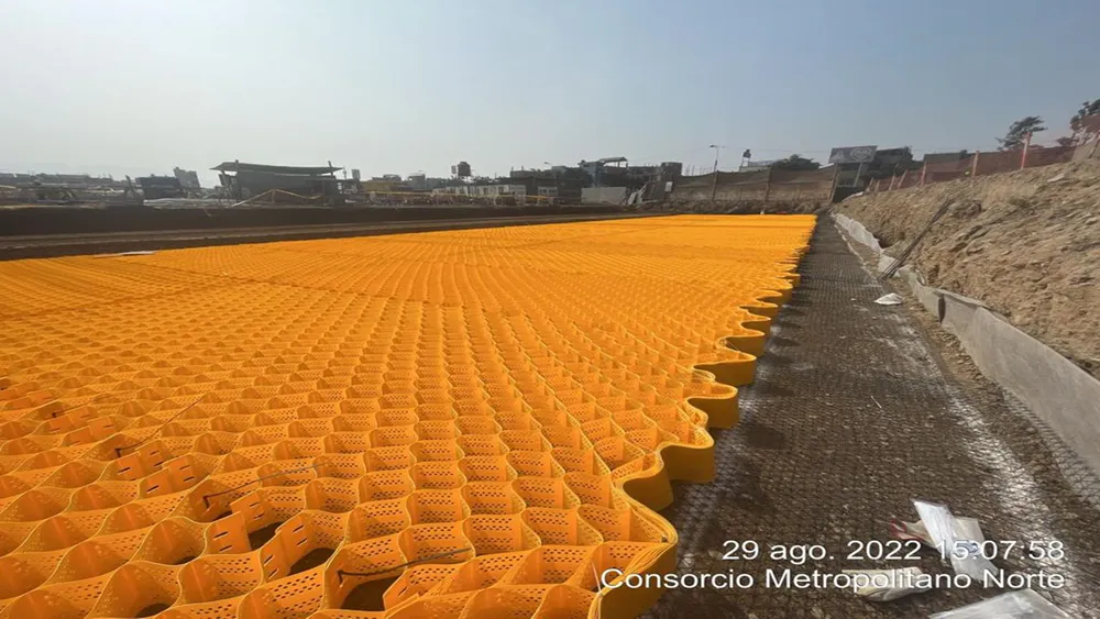Mejoramiento del terreno de fundación sobre rellenos antrópicos en el Patio Taller Chimpu Ocllo, Carabayllo, Lima, Perú.